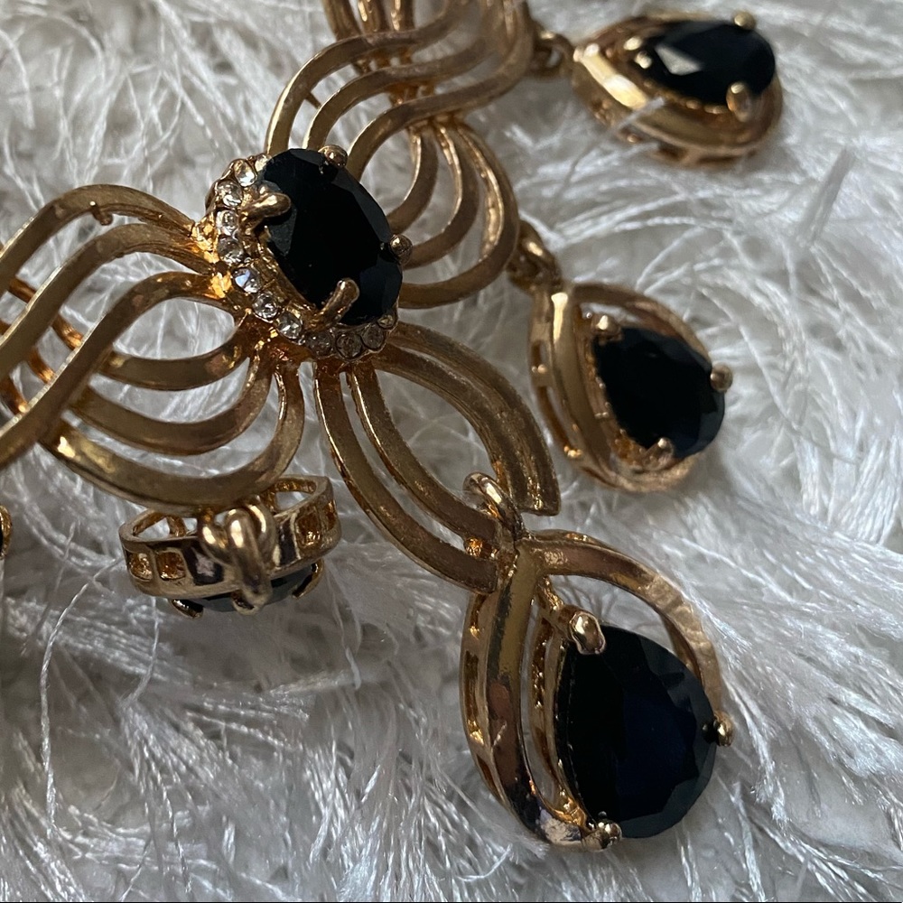 🔮2/40$🔮Necklace and matching earrings and ring gold black